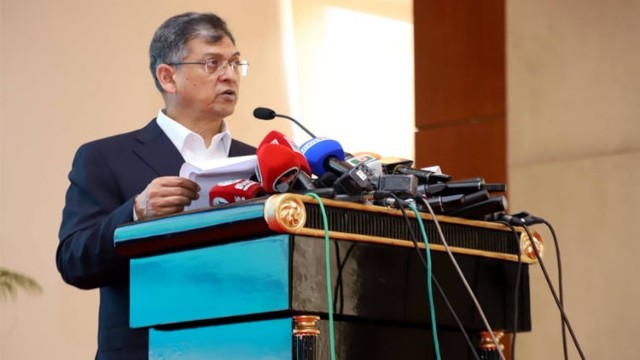 দায়িত্বে অবহেলা ও ফ্যাসিবাদীদের সহায়তা করলে কঠোর ব্যবস্থা: স্বরাষ্ট্রমন্ত্রী